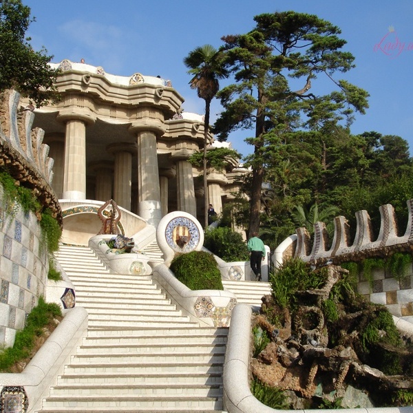 Park-Guel-Barselona-Ispaniya_full Парк Гуэль в Барселоне
